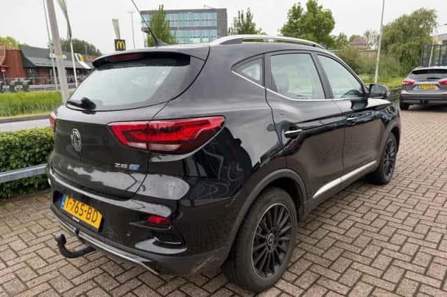 MG zs ev (2023) thumbnail 3