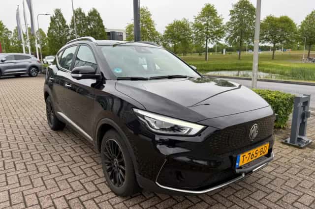 MG zs ev (2023) thumbnail 4