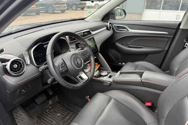MG zs ev (2023) thumbnail 6