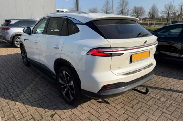 MG HS PHEV (2025) thumbnail 3