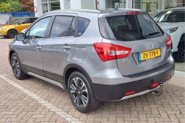 Suzuki S-Cross (2019) thumbnail 3