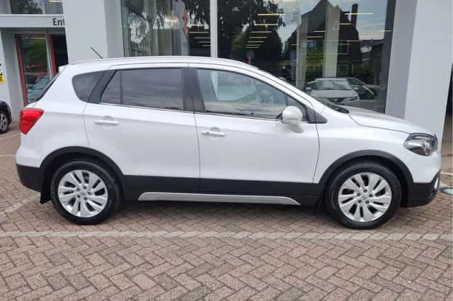 Suzuki S-Cross (2018) thumbnail 6