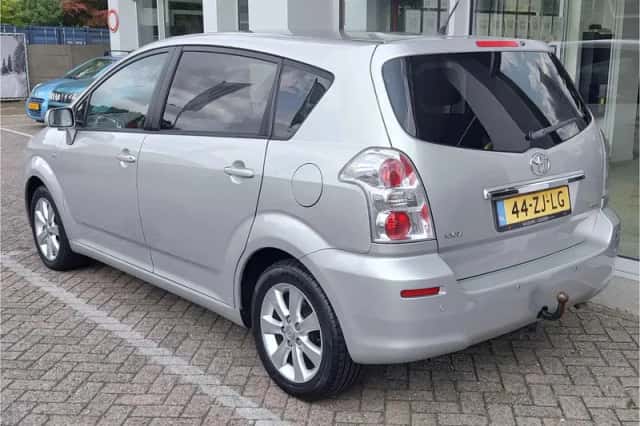Toyota Verso (2008) thumbnail 3