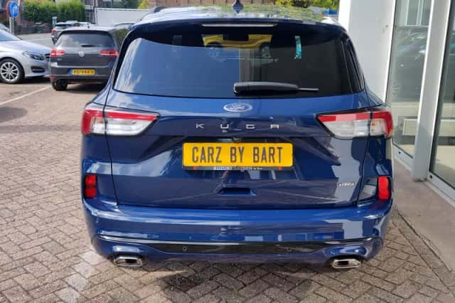 Ford Kuga (2023) thumbnail 4