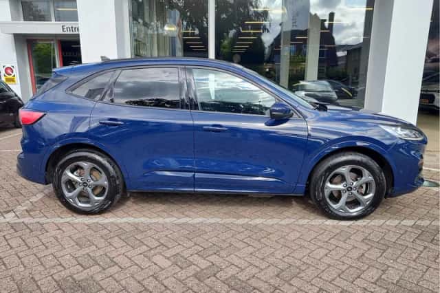 Ford Kuga (2023) thumbnail 6