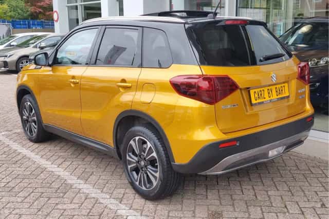 Suzuki Vitara (2023) thumbnail 3
