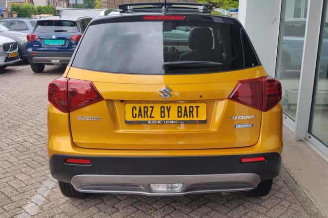 Suzuki Vitara (2023) thumbnail 4