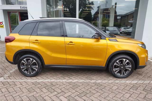 Suzuki Vitara (2023) thumbnail 6