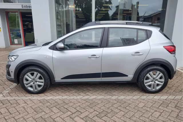 Dacia Sandero Stepway (2021) thumbnail 2