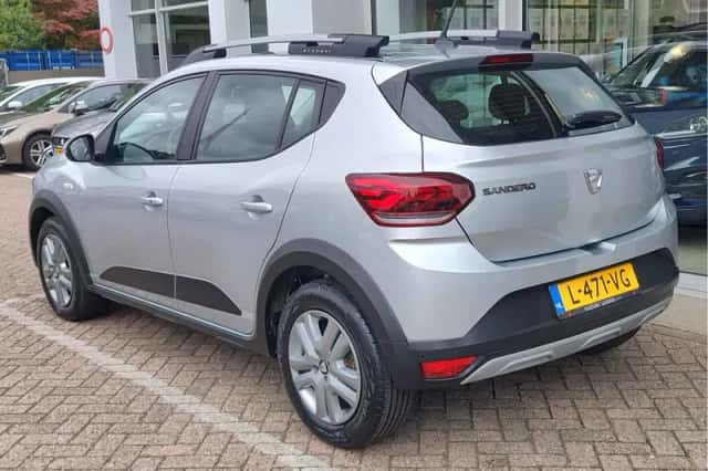 Dacia Sandero Stepway (2021) thumbnail 3