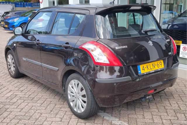 Suzuki Swift (2013) thumbnail 2