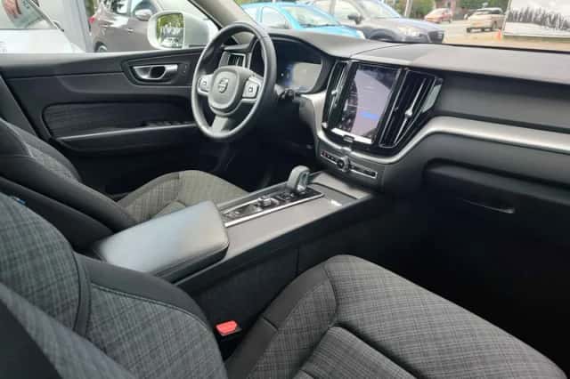 Volvo XC60 (2023) thumbnail 5