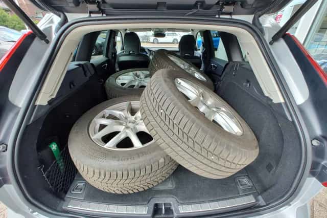 Volvo XC60 (2023) thumbnail 6