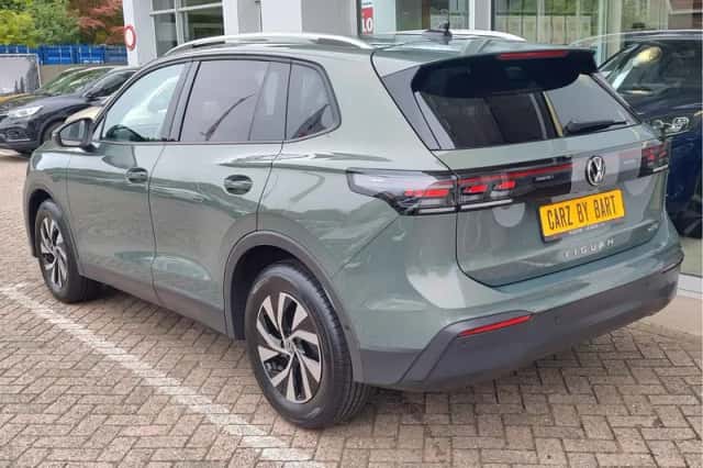 Volkswagen Tiguan (2024) thumbnail 3