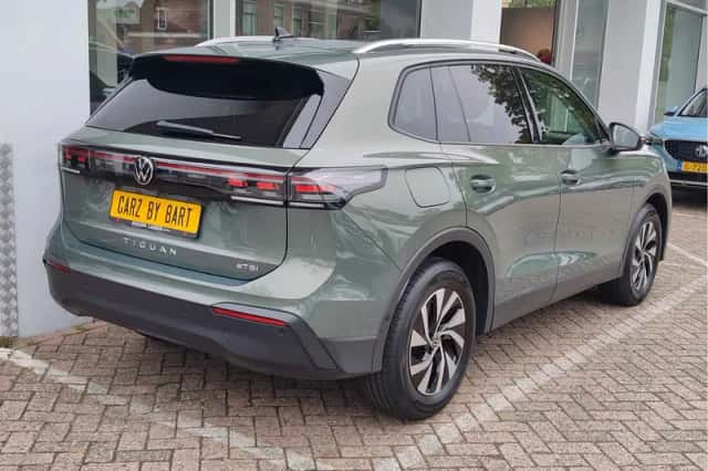 Volkswagen Tiguan (2024) thumbnail 5
