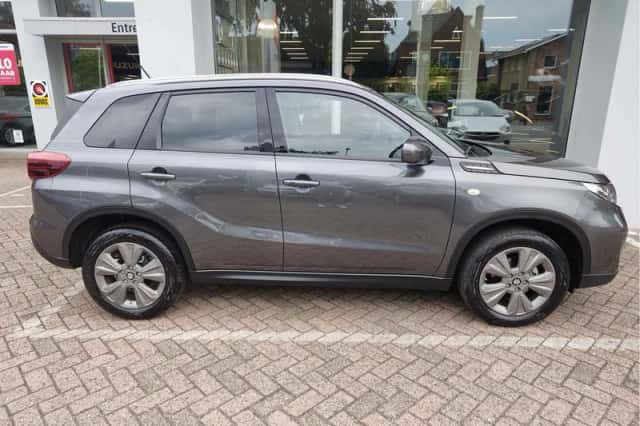 Suzuki Vitara (2025) thumbnail 6