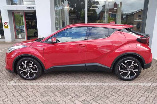 Toyota C-HR (2020) thumbnail 2