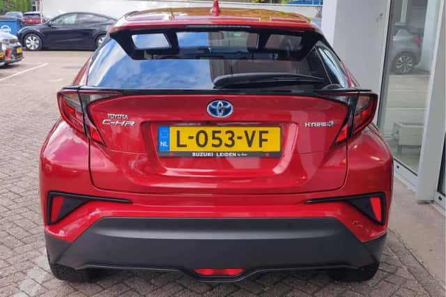 Toyota C-HR (2020) thumbnail 4