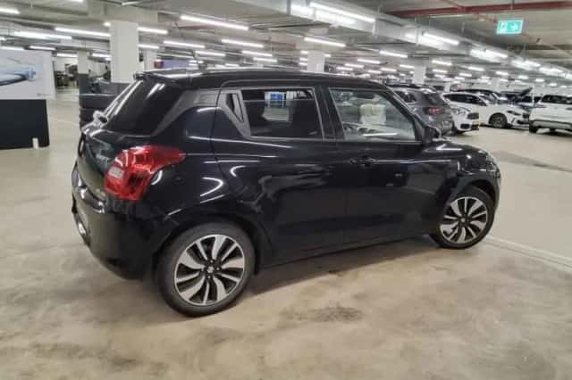 Suzuki Swift (2019) thumbnail 4