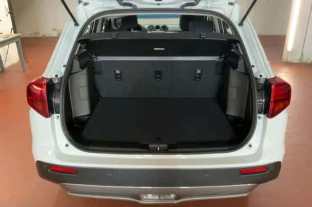 Suzuki Vitara (2025) thumbnail 6
