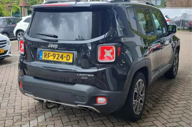 Jeep Renegade (2017) thumbnail 3