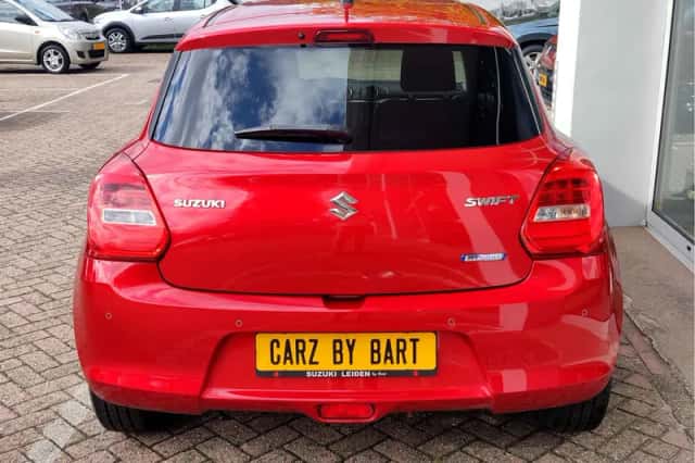 Suzuki Swift (2022) thumbnail 4