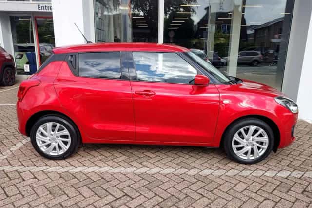 Suzuki Swift (2022) thumbnail 6