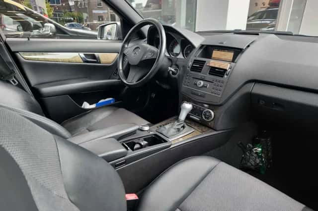 Mercedes-Benz C-Klasse (2010) thumbnail 6