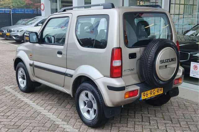 Suzuki Jimny (2005) thumbnail 3