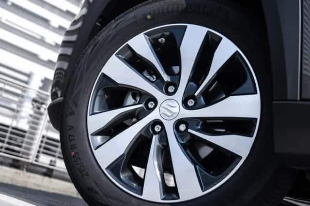 Suzuki S-CROSS (2026) thumbnail 3
