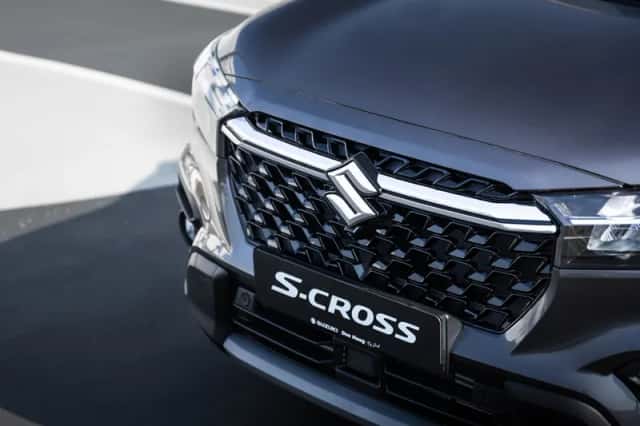 Suzuki S-CROSS (2026) thumbnail 4