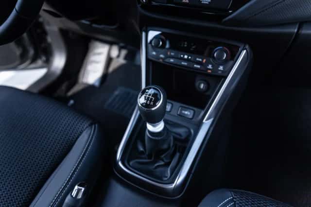Suzuki S-CROSS (2026) thumbnail 5