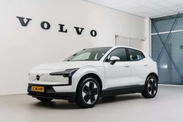 Volvo EX30 (2024) thumbnail 1