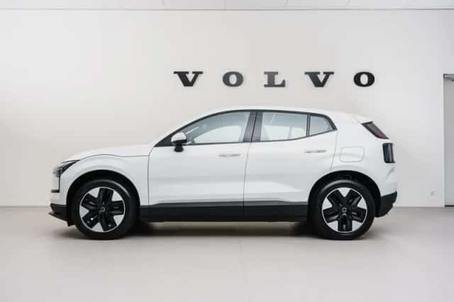 Volvo EX30 (2024) thumbnail 2