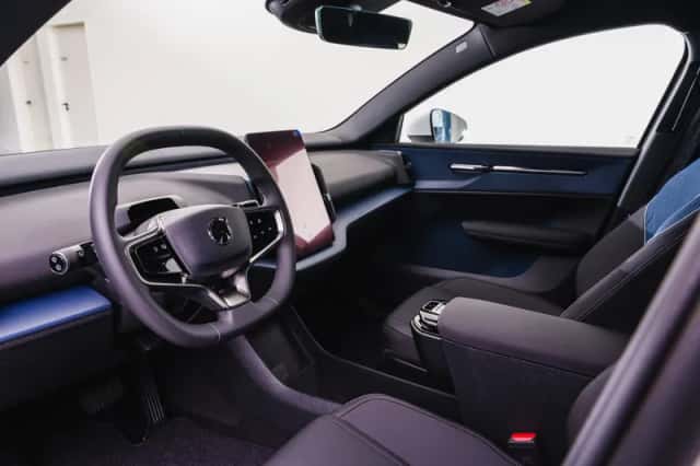 Volvo EX30 (2024) thumbnail 4