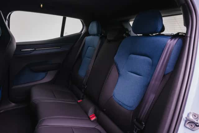 Volvo EX30 (2024) thumbnail 6