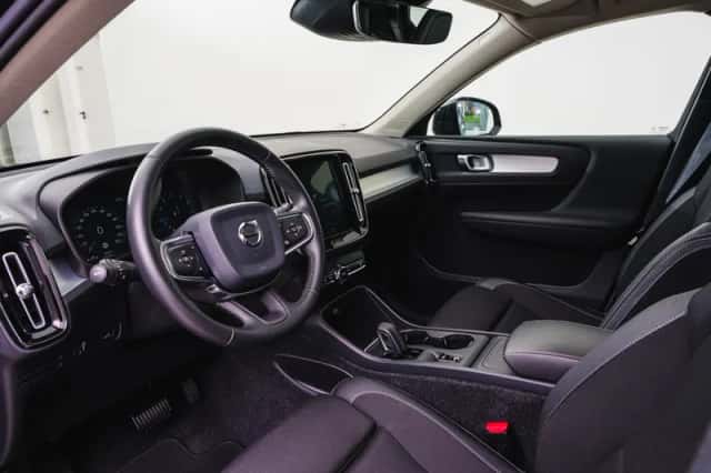 Volvo XC40 (2018) thumbnail 4
