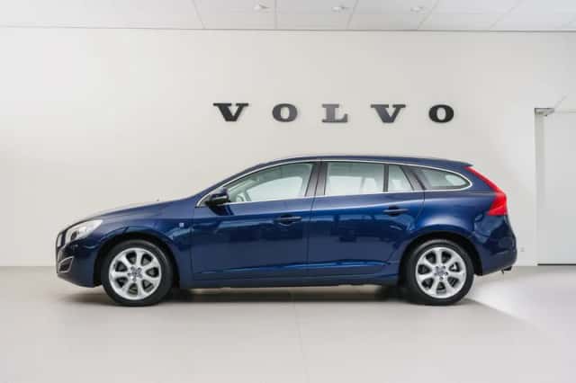 Volvo V60 (2012) thumbnail 2