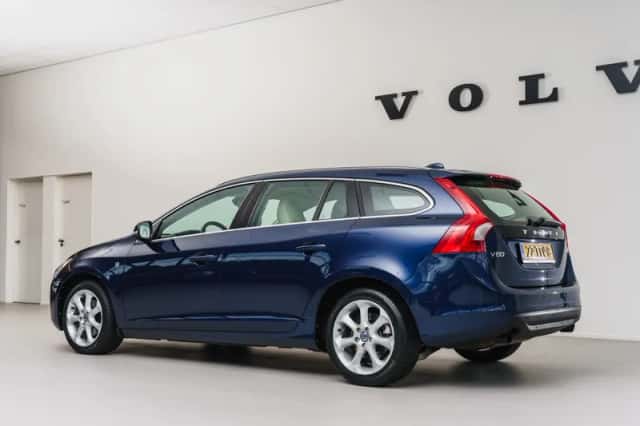 Volvo V60 (2012) thumbnail 3