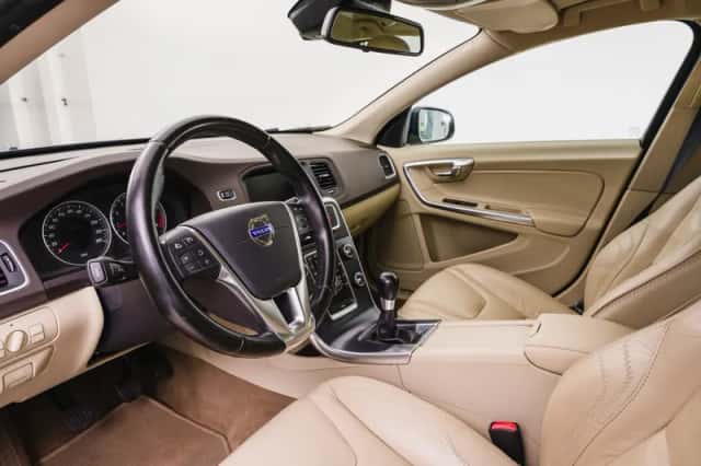 Volvo V60 (2012) thumbnail 4