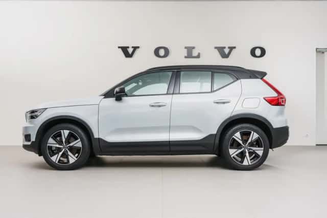 Volvo XC40 (2021) thumbnail 2