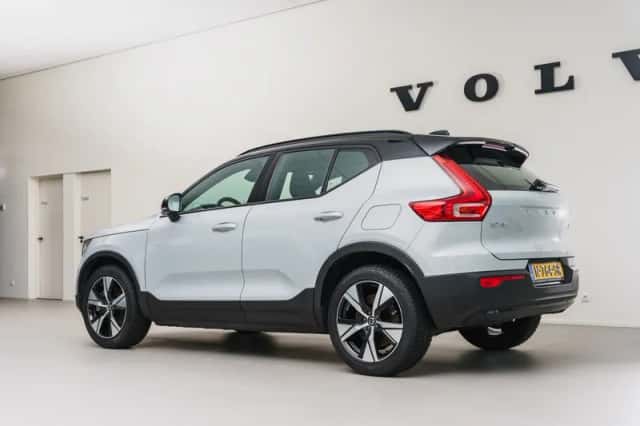 Volvo XC40 (2021) thumbnail 3