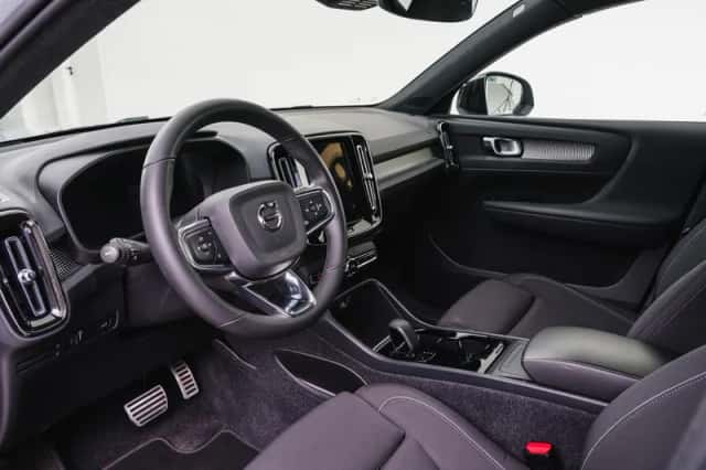 Volvo XC40 (2021) thumbnail 4