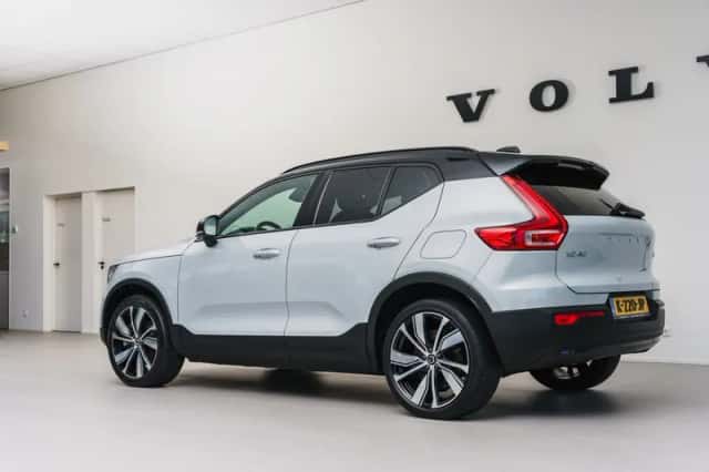 Volvo XC40 (2020) thumbnail 3