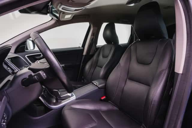 Volvo XC60 (2016) thumbnail 5