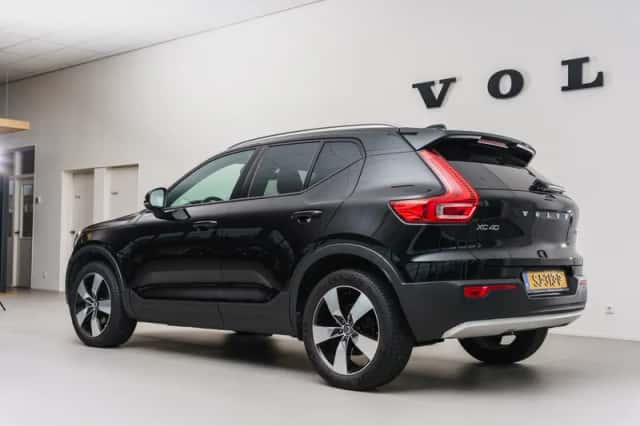 Volvo XC40 (2018) thumbnail 3