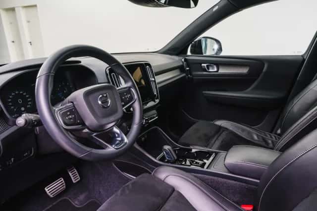 Volvo XC40 (2021) thumbnail 4