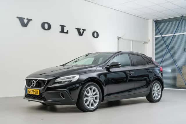 Volvo V40 (2019) thumbnail 1
