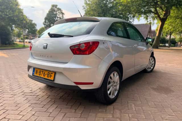SEAT Ibiza (2012) thumbnail 2