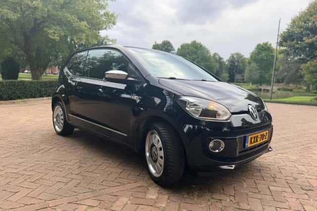 Volkswagen Up! (2012) thumbnail 4